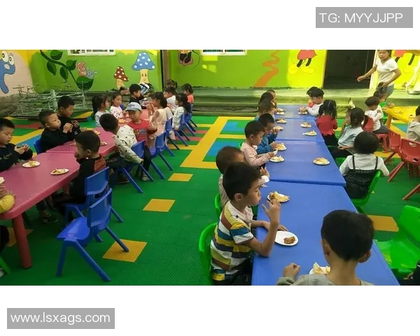 足球明星欢庆中秋节的温馨瞬间与精彩瞬间分享