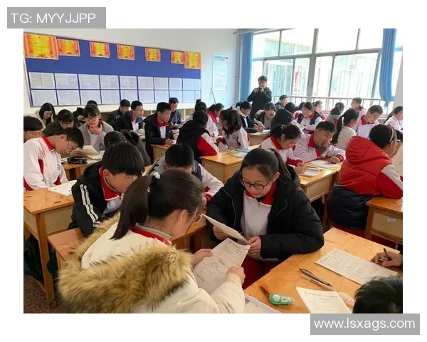 足球闫光明：从草根到职业的奋斗历程与梦想追逐