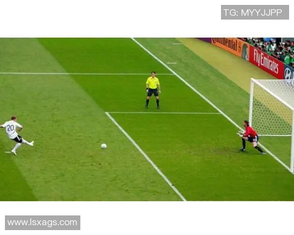 足球比赛中的偷点球现象解析与影响探讨 足球比赛中的偷点球现象解析与影响探讨